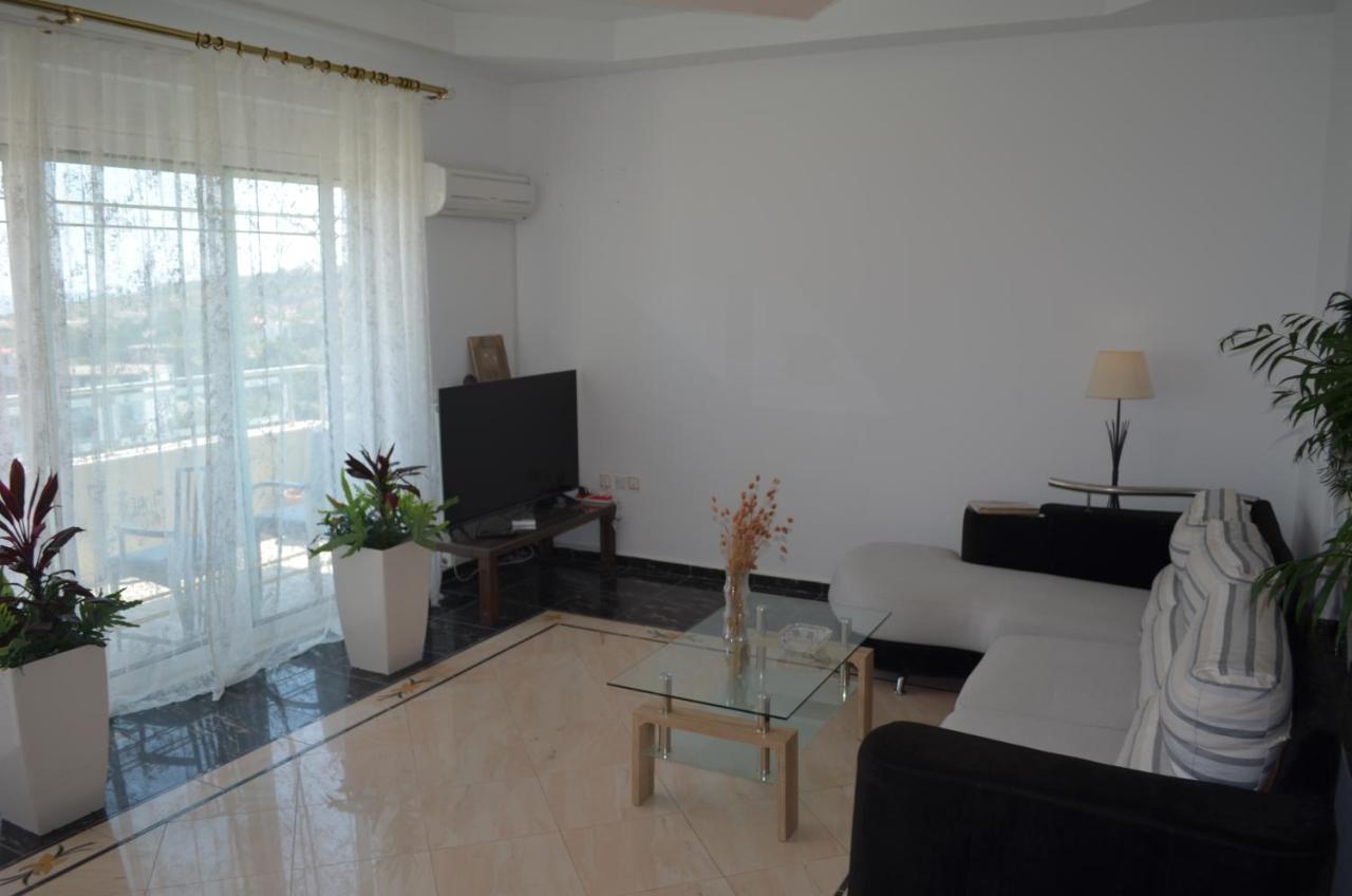Aphrodite Lux Sea View Villaer *